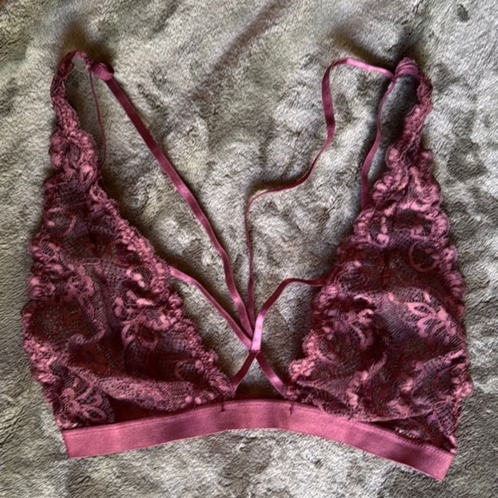 Luxurious Lace Bra with Sheer Floral Design